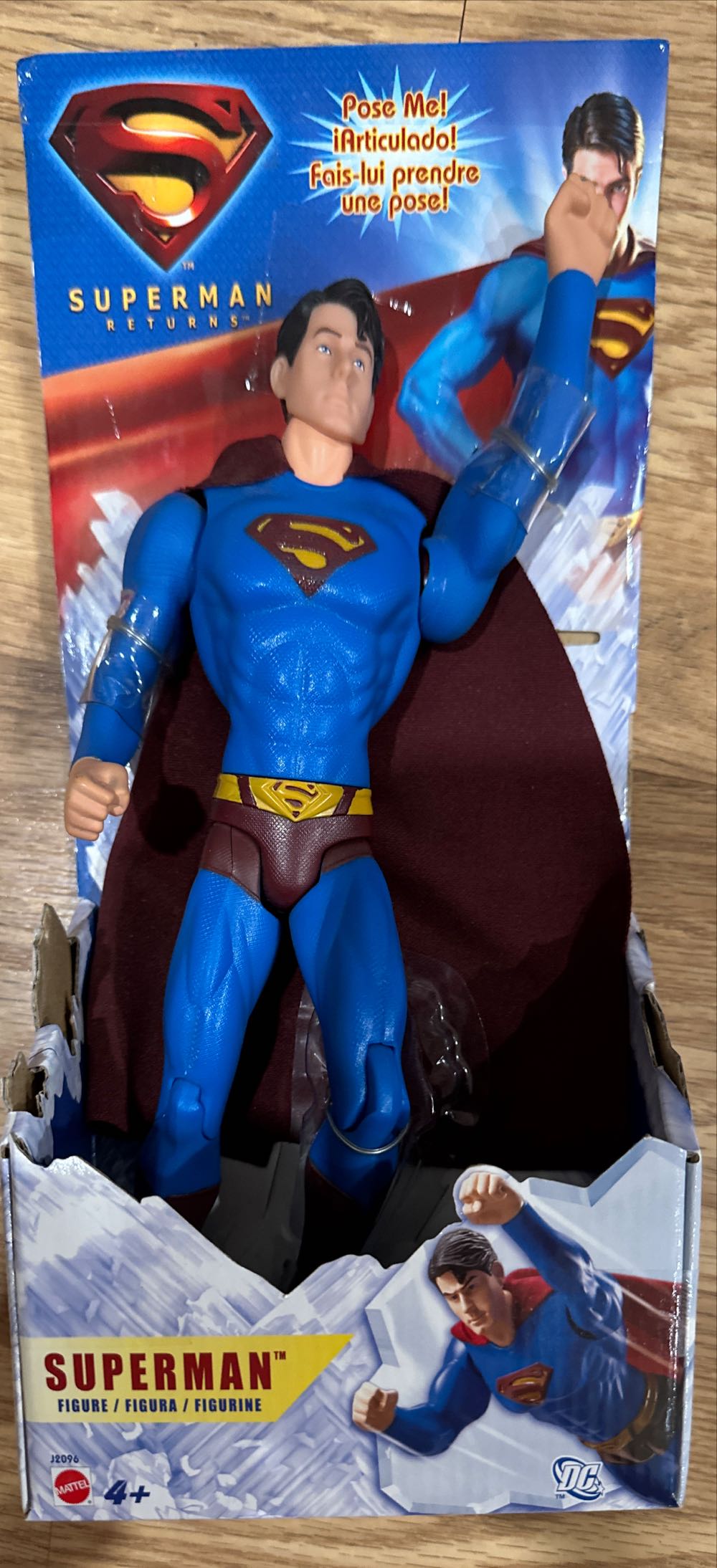 Mattel Superman 10-inch Action Figure - Mattel DC (Warner Bros) action figure collectible [Barcode 027084303636] - Main Image 2