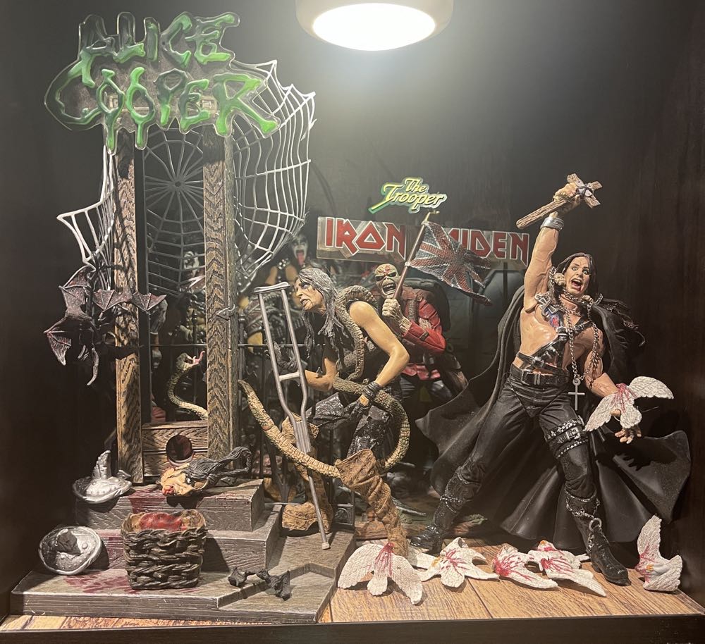 Sideshow Monty Python King Of The Swamp Castle Boxed Nib