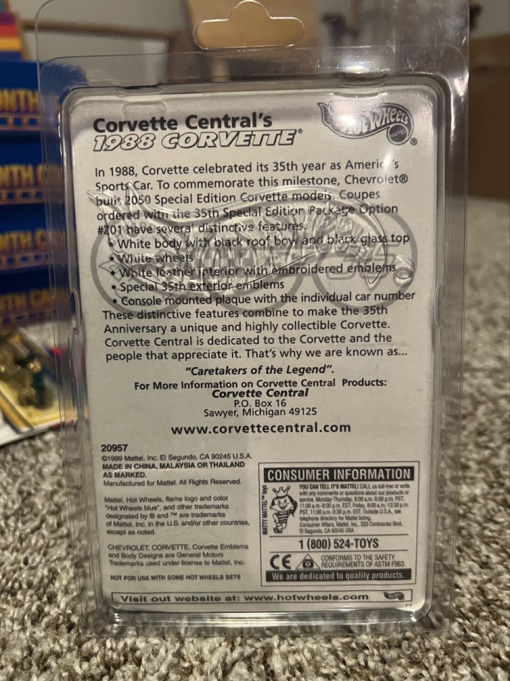 Corvette 1988 - Mattel (Hotwheels Corvette Central) action figure collectible - Main Image 2