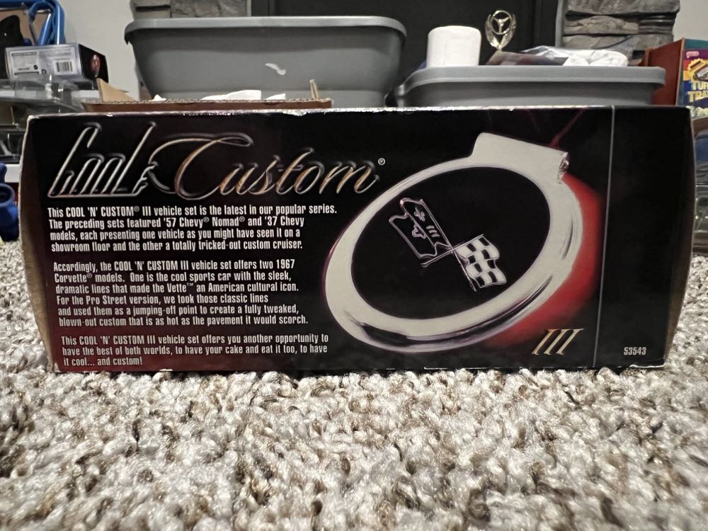 Corvette Cool & Custom (2 Pack) - Mattel (Hotwheels 100%) action figure collectible - Main Image 3