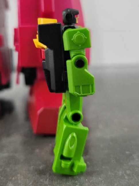 Grax With Chomp Skullcruncher FT-51 Headmaster - Fanstoys (Masterpiece 1987) action figure collectible - Main Image 2