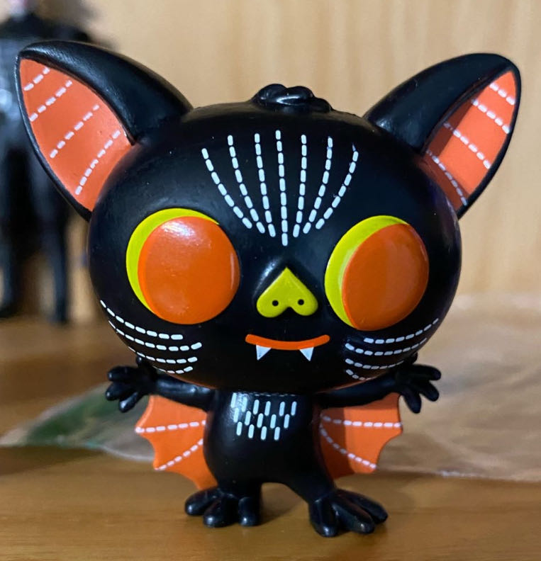 Bat - Boo Hollow action figure collectible - Main Image 2