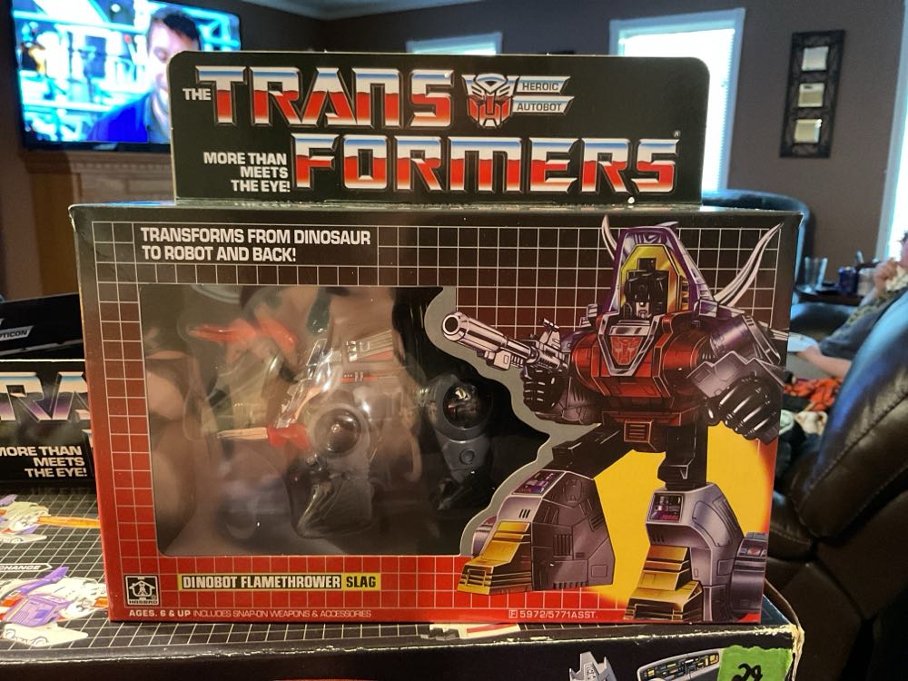 Transformers G1 Slag KO - Hasbro (Transformers) (Transformers G1) action figure collectible - Main Image 2