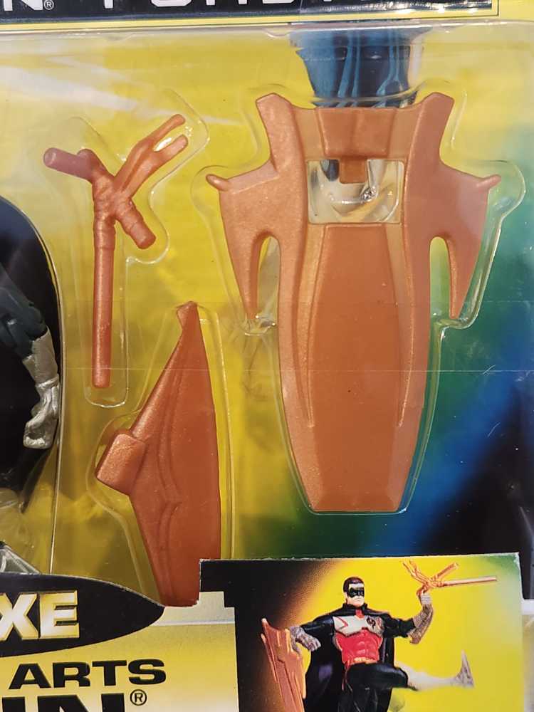 Batman: Robin (Chris O’Donnell) - Batman Forever (Martial Arts Deluxe) - Kenner (Batman: Batman Forever) action figure collectible [Barcode 076281641621] - Main Image 4