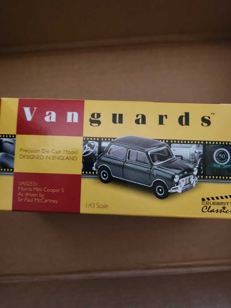 Takara Tomy Q Transformers Qt25 Lockdown 25 Masterpiece Mp 3step Transform ”tracks” ”corvette Stingray” Series Qt