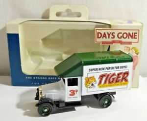 Lledo Days Gone Morris Parcel Van Tiger Boys Magazine Dg052025 Boxed Parcels  action figure collectible [Barcode 080577021332] - Main Image 1