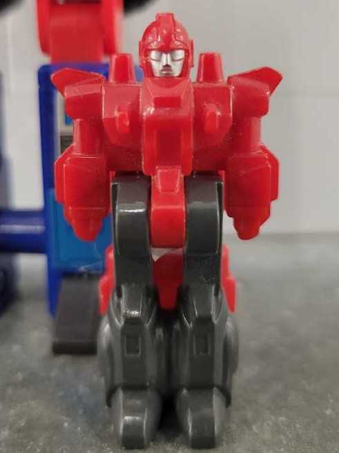 Monster High Doll And Fashion Set Frankie Stein With Dress-up Locker And 19 Surprises Skulltimate Secrets