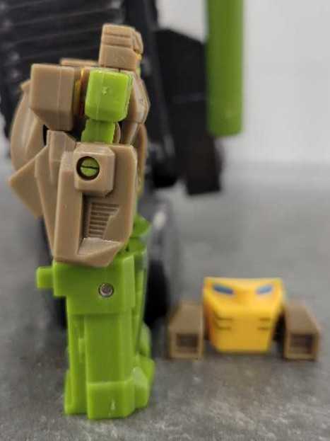 Duros With Ironwill Hardhead Headmaster - MAKETOYS (Masterpiece 1987) action figure collectible - Main Image 2