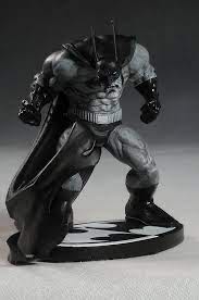 Batman Black & White Statue By Sam Kieth - DC Collectibles (Batman Black & White) action figure collectible [Barcode 761941307275] - Main Image 2