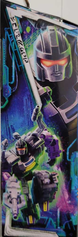 Shrapnel  - Hasbro (Legacy Evolution) action figure collectible - Main Image 2