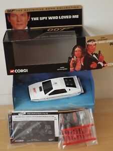 Cryptozoic Entertainment “caped Variant” Lynda Carter As Wonder Woman 7” Figure Comes Packaged Inside Display Box Designed By Pedro Astudillo And Sculpted By Anders Ehrenborg