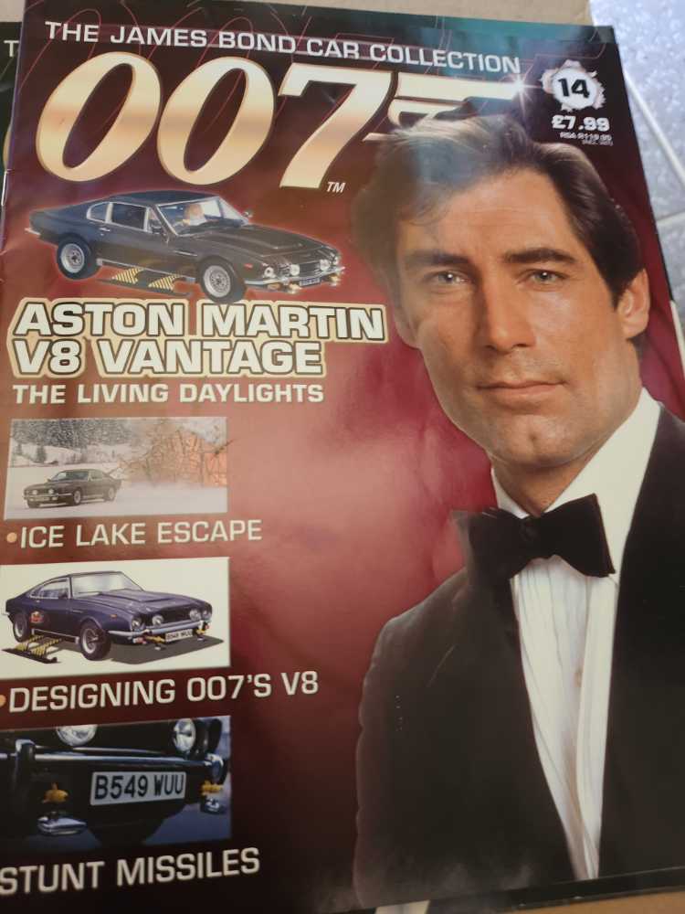 Batman Of Earth 22 Infected (Glow In The Dark)