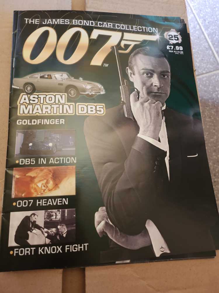 The Batsignal Official Prop Replica Dc Direct