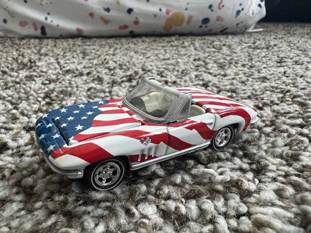 Corvette 60s - Johnny Lightning (Johnny Lightning Loose 60s Corvettes) action figure collectible - Main Image 1