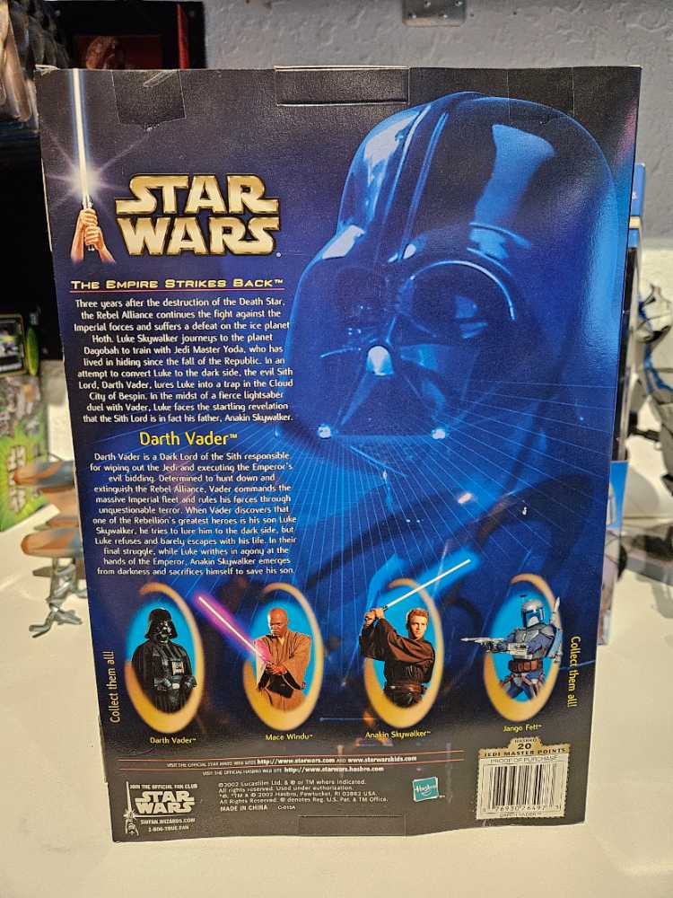 10” Darth Vader   (2002-2003 Star Wars Saga) action figure collectible [Barcode 076930264973] - Main Image 2