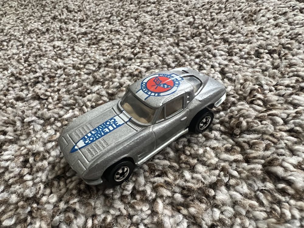 Corvette ‘63 Stingray - Mattel (Hotwheels Loose ‘63 Split Window Corvettes) action figure collectible - Main Image 1