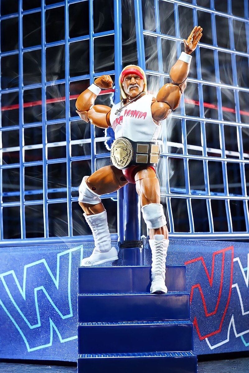 Hulk Hogan - Mattel (WWE) (WWE Ultimate Edition - “Coliseum Collection” 2-Pack) action figure collectible - Main Image 3