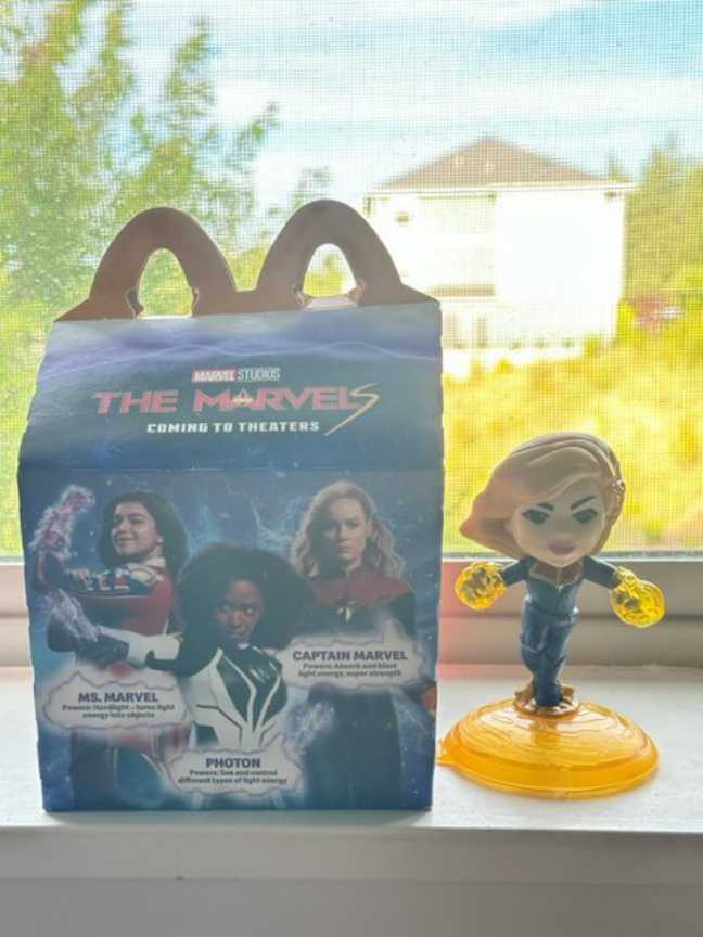 JW Dino Trackers: Wild Roar Nigersaurus