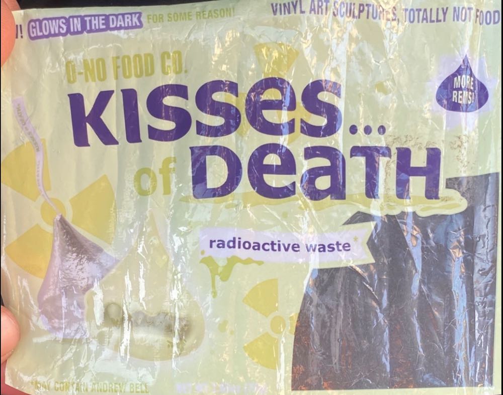 Kisses Of Death - Andrew Bell action figure collectible [Barcode 788000439630] - Main Image 2