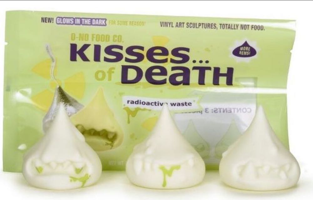 Kisses Of Death - Andrew Bell action figure collectible [Barcode 788000439630] - Main Image 3