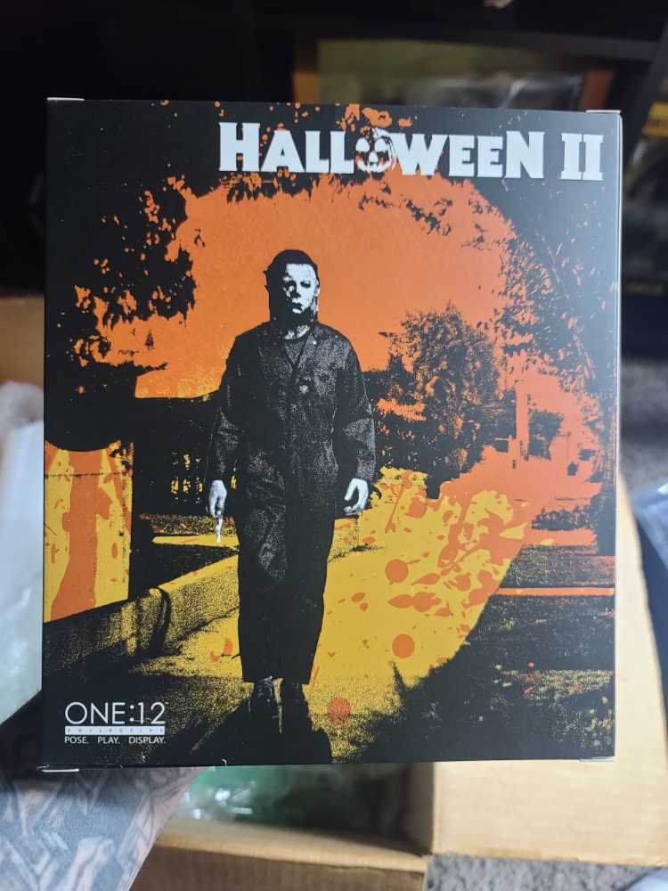Mezco One:12 Halloween 2 Micheal Myers - Mezco (Horror) action figure collectible - Main Image 2