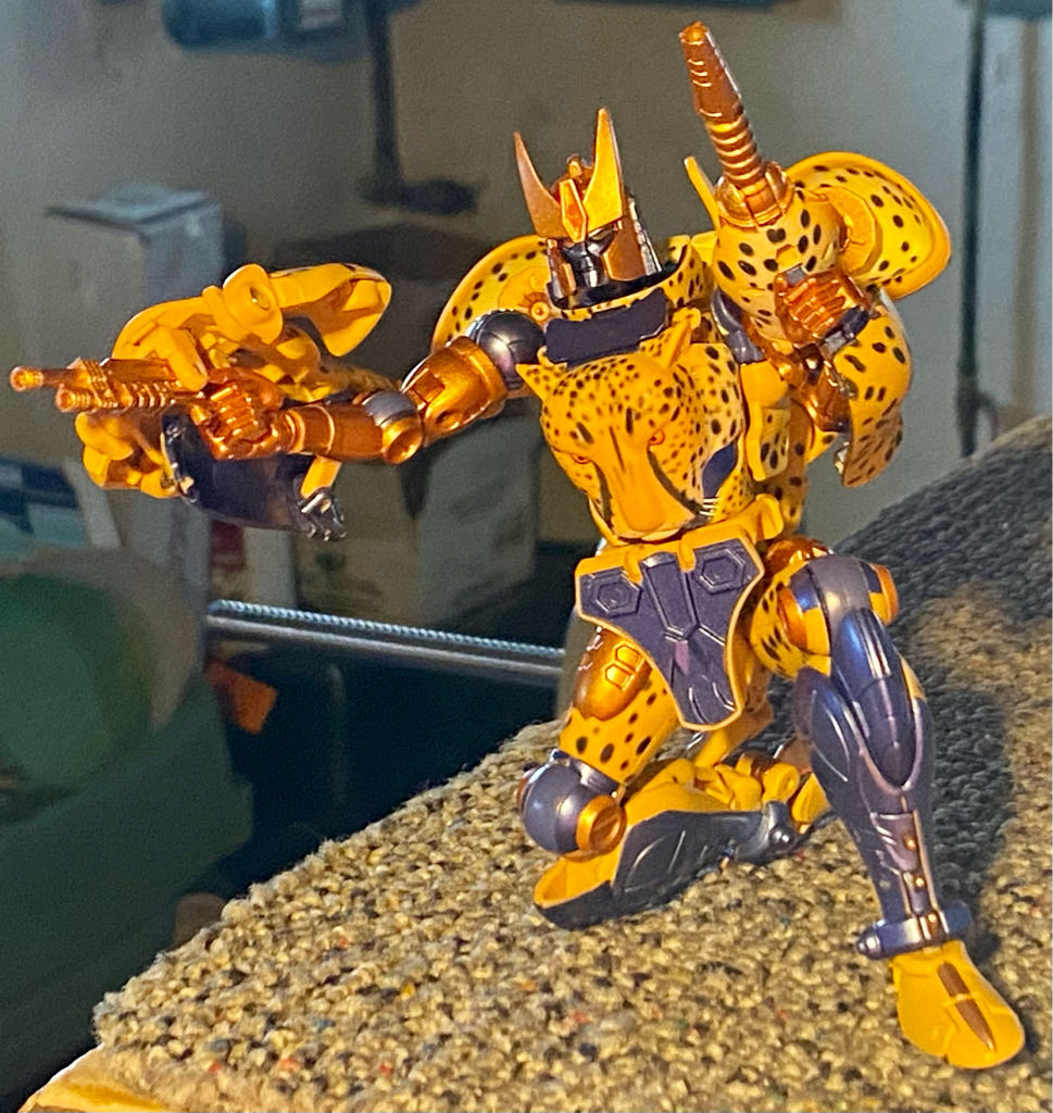 Cheetor - Takara Tomy (Maximal) action figure collectible - Main Image 2