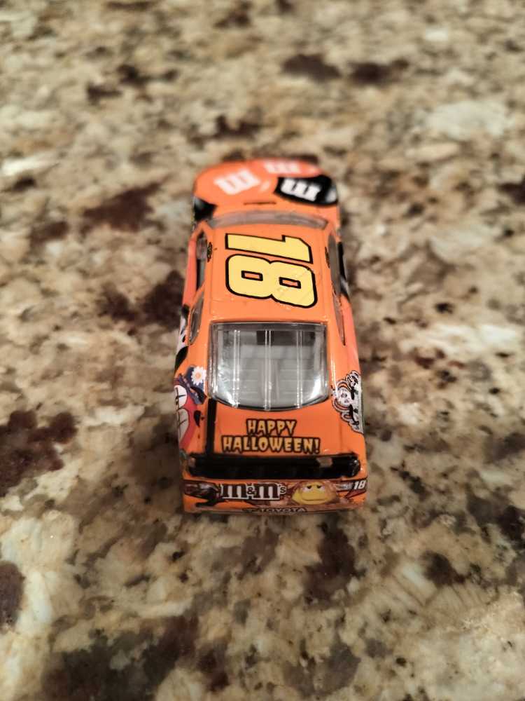 2012 KYLE BUSCH Halloween M&M’s Toyota diecast 1/64  action figure collectible - Main Image 3
