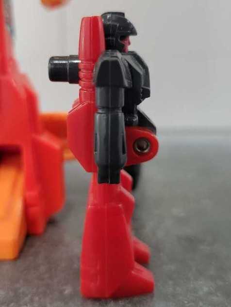 Spoilsport With Sureshot Targetmaster  - Hasbro (1987) action figure collectible - Main Image 2