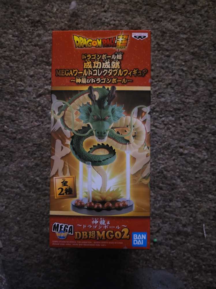 Batman Black & White Statue By Sam Kieth