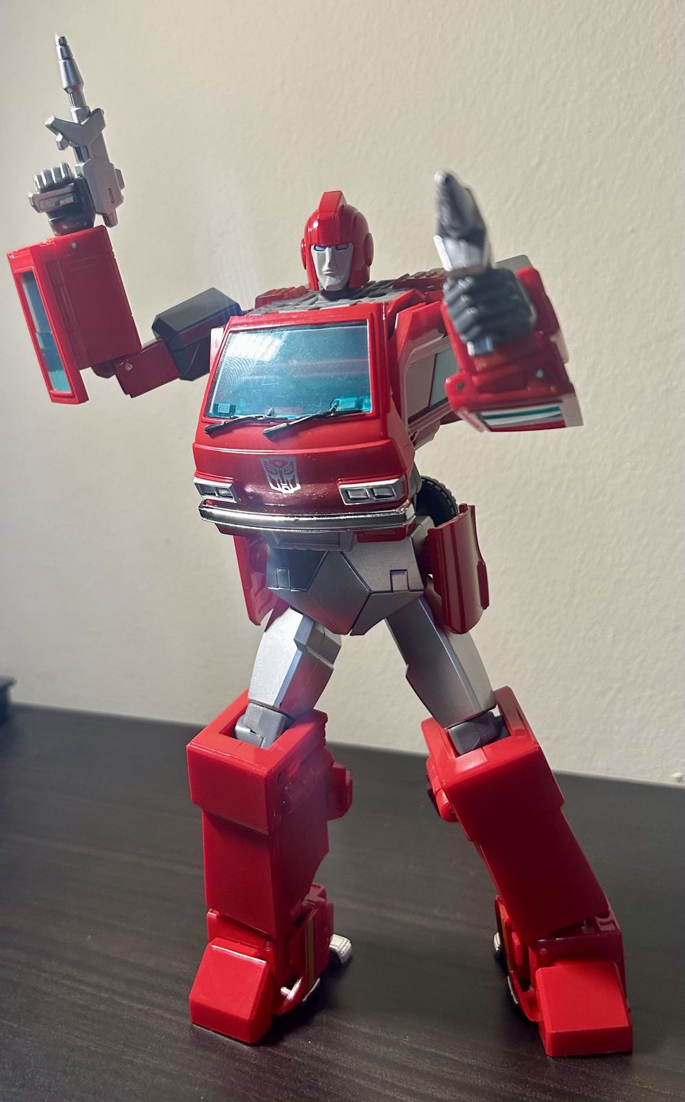 Ironhide - Takara Tomy (Autobot) action figure collectible - Main Image 3