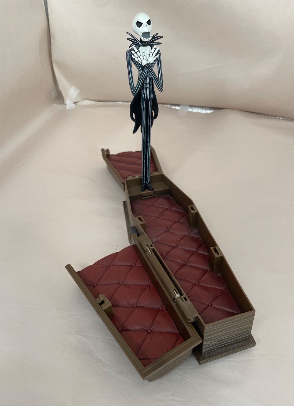 Nightmare Before Christmas Jack In Coffin Pop Up Sound  action figure collectible [Barcode 634482323960] - Main Image 2