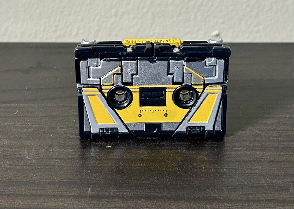 Buzzsaw - Takara Tomy (Decepticon Mini-Cassette) action figure collectible - Main Image 2