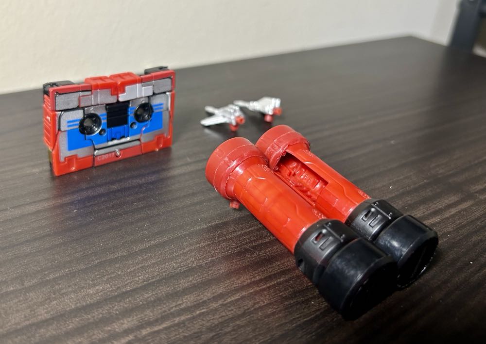 Frenzy - Takara Tomy (Decepticon Mini-Cassette) action figure collectible - Main Image 4