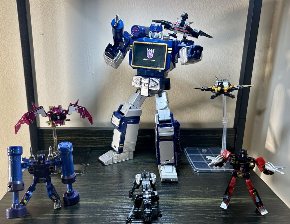 Lazerbeak - Takara Tomy (Decepticon Mini-Cassette) action figure collectible - Main Image 4