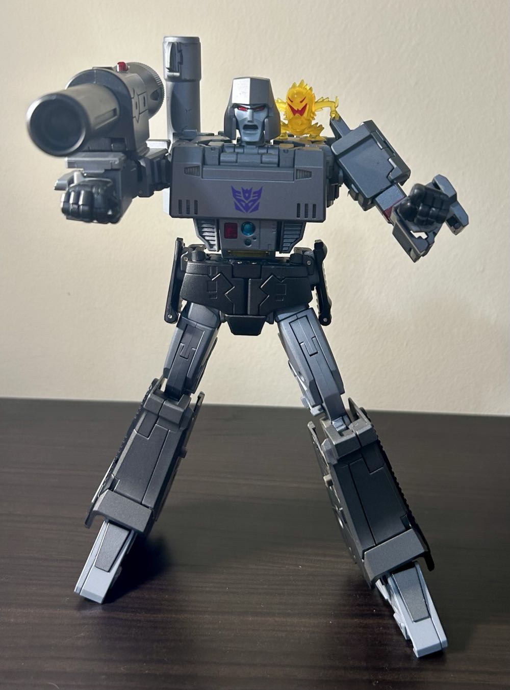 Megatron - Takara Tomy (Decepticon) action figure collectible - Main Image 3