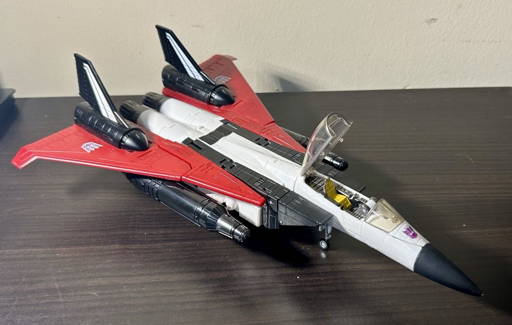 Ramjet - Takara Tomy (Decepticon) action figure collectible - Main Image 3