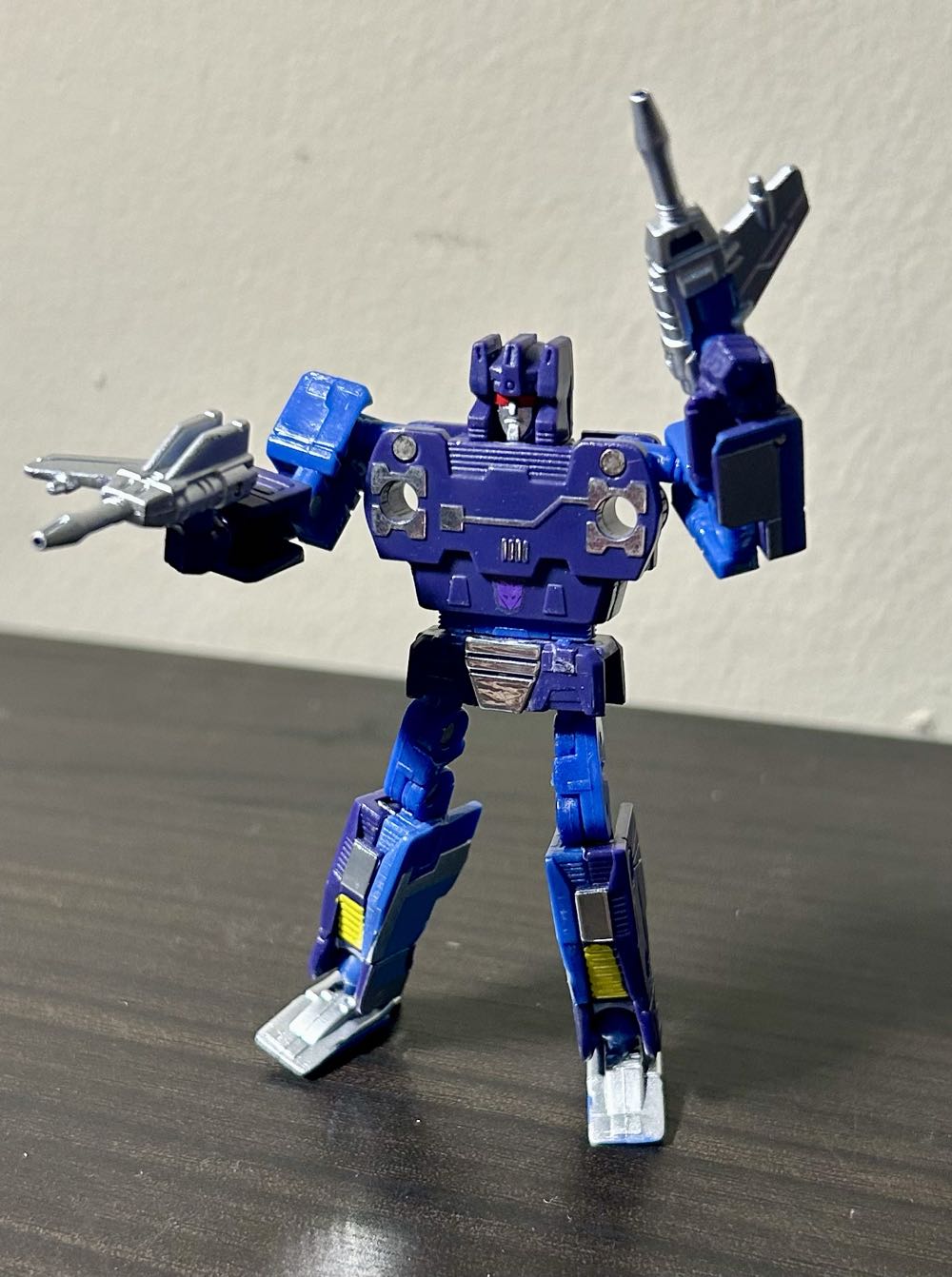 Rumble - Takara Tomy (Decepticon Mini-Cassette) action figure collectible - Main Image 2