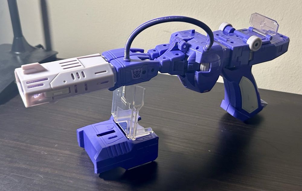 Shockwave - Takara Tomy (Decepticon) action figure collectible - Main Image 2
