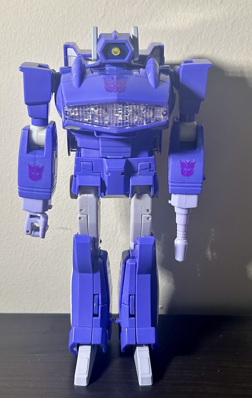 Shockwave - Takara Tomy (Decepticon) action figure collectible - Main Image 3