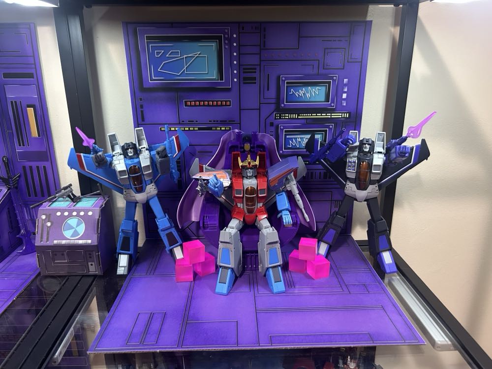 Starscream - Takara Tomy (Decepticon) action figure collectible - Main Image 2