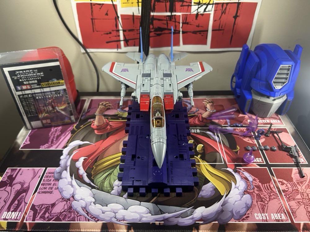 Starscream - Takara Tomy (Decepticon) action figure collectible - Main Image 4