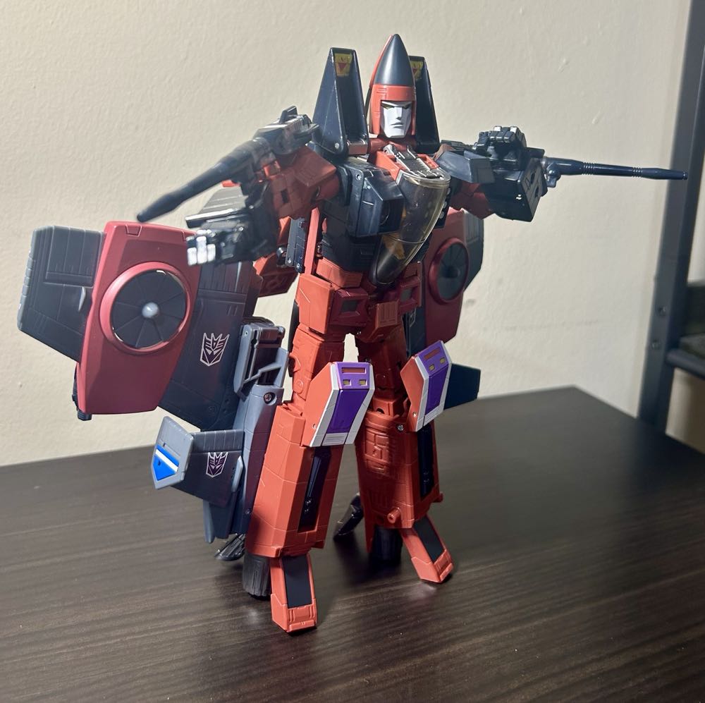 Thrust - Takara Tomy (Decepticon) action figure collectible - Main Image 3