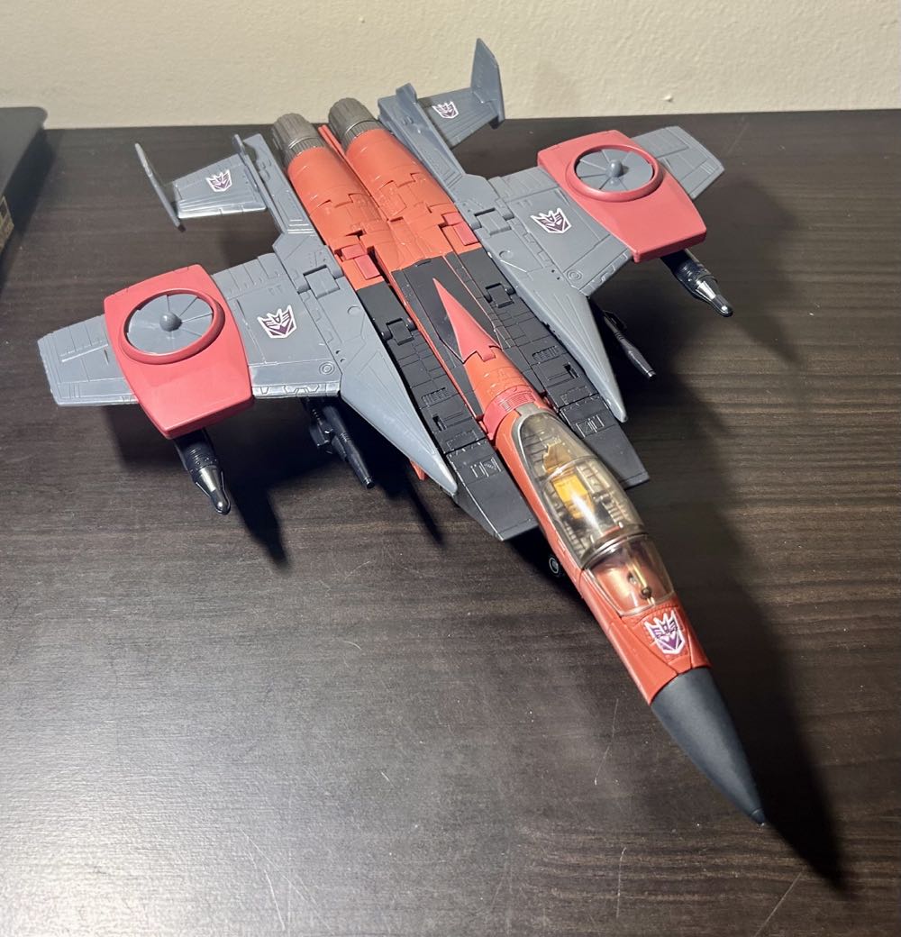 Thrust - Takara Tomy (Decepticon) action figure collectible - Main Image 4