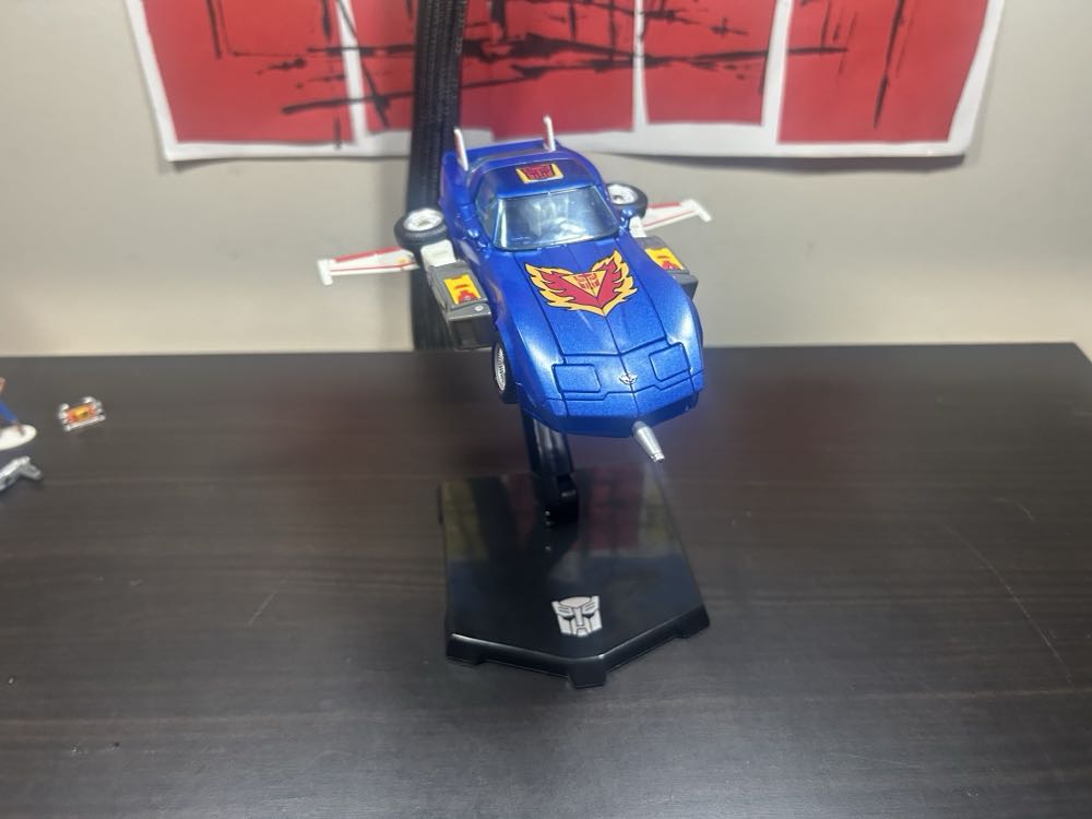 Tracks - Takara Tomy (Autobot) action figure collectible - Main Image 2