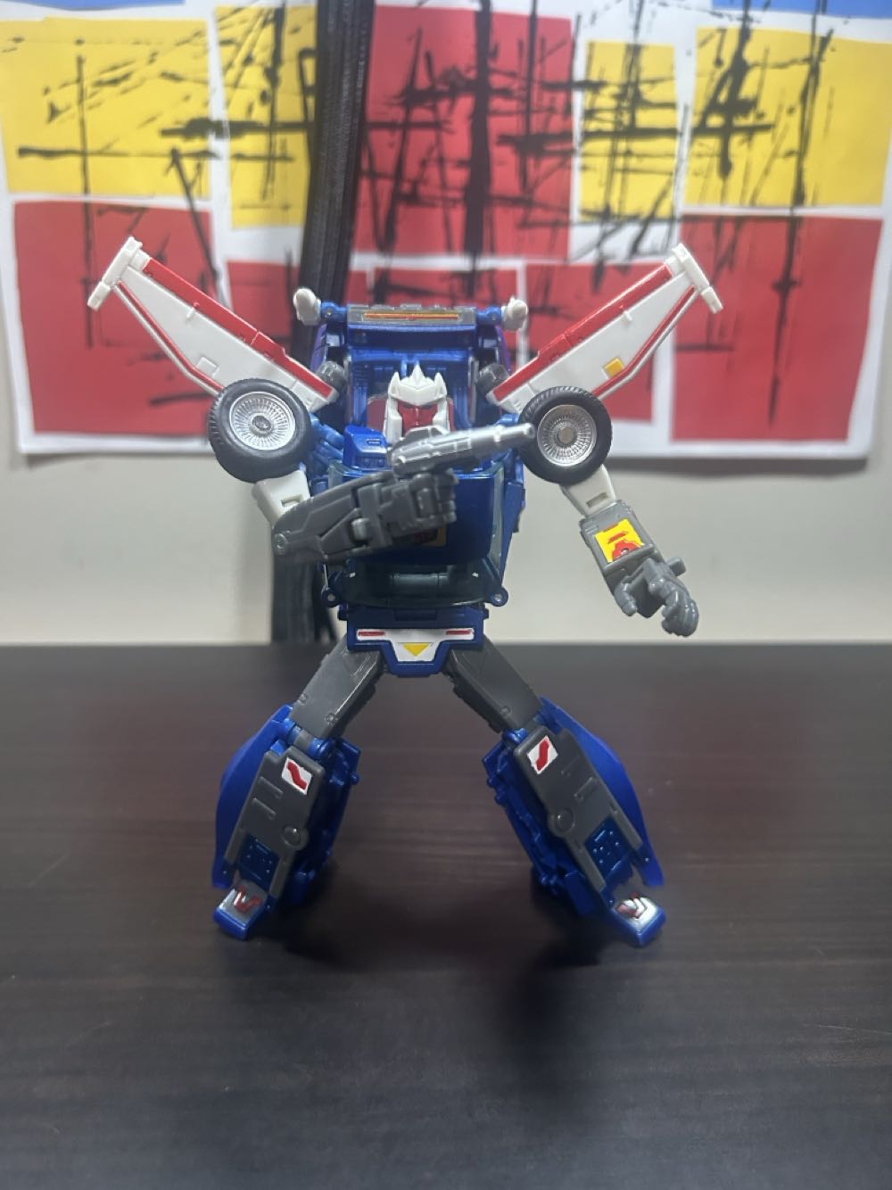 Tracks - Takara Tomy (Autobot) action figure collectible - Main Image 4