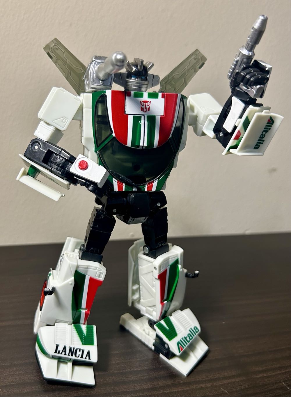 Wheeljack - Takara Tomy (Autobot) action figure collectible - Main Image 3