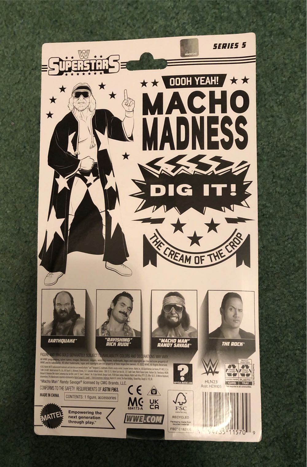 Macho Man Randy Savage - Mattel (WWE) action figure collectible [Barcode 194735115709] - Main Image 2