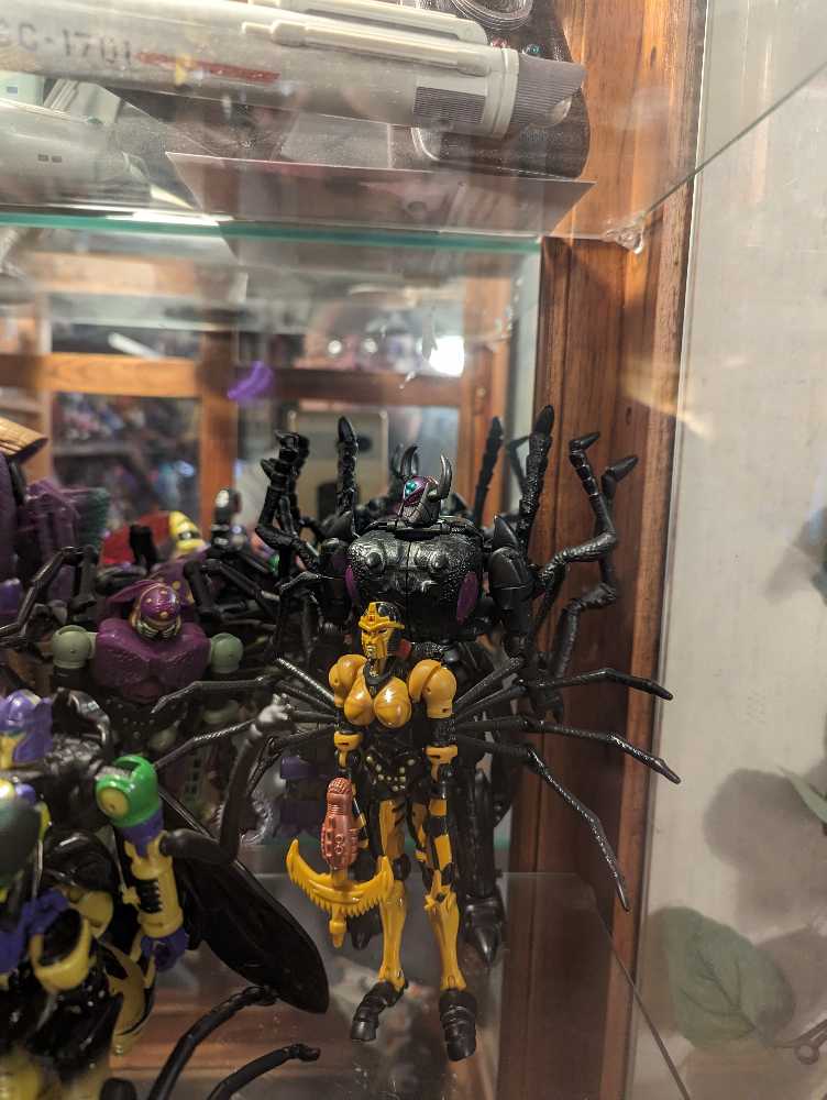 Antagony (Generation Selects) - Hasbro (Transformers Legacy Evolution) action figure collectible [Barcode 5010996153227] - Main Image 2