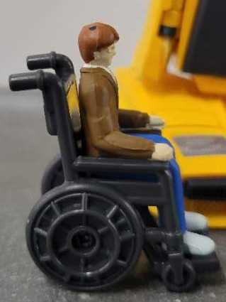 Chip Chase MP-39 With Sunstreaker - Takara (Masterpiece 1984) action figure collectible - Main Image 2