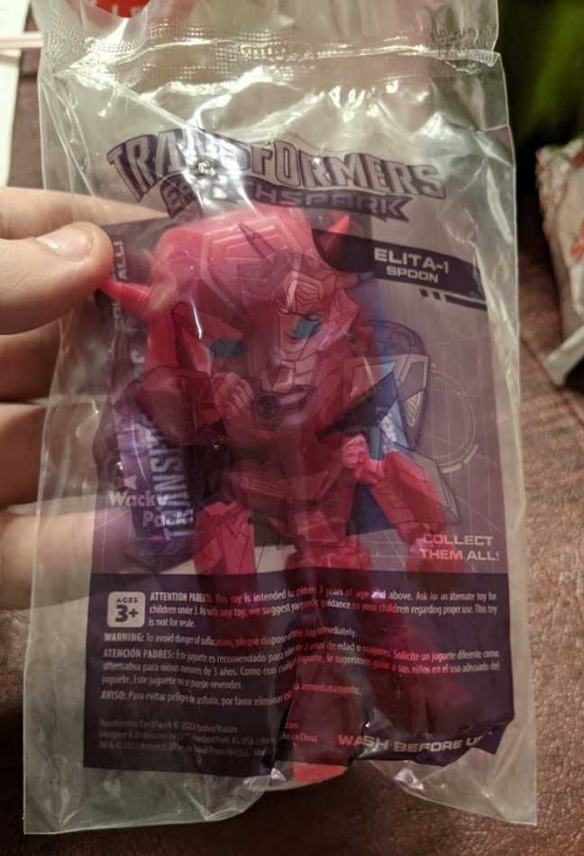 Sonic Transformers Earth Spark Spoon Elita 1  action figure collectible - Main Image 1